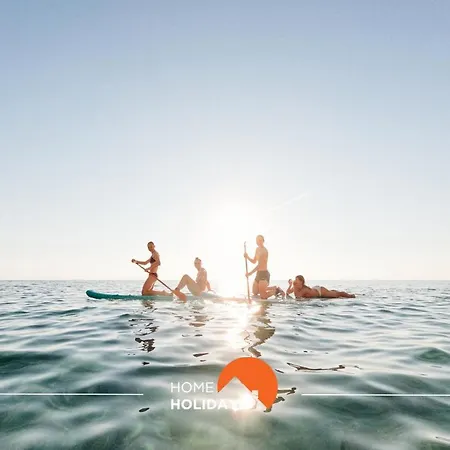 #162 Sumertime Flat By Holidays *