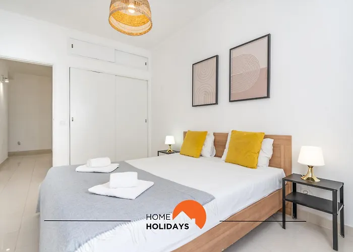 #162 Sumertime Flat By Holidays * Albufeira